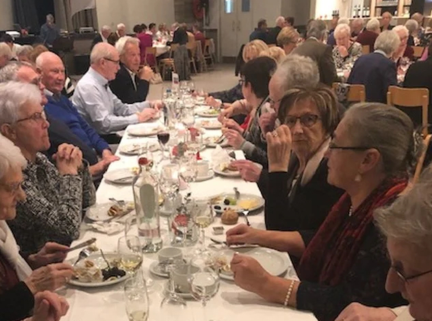 Neos Kuringen toost op het nieuwe jaar